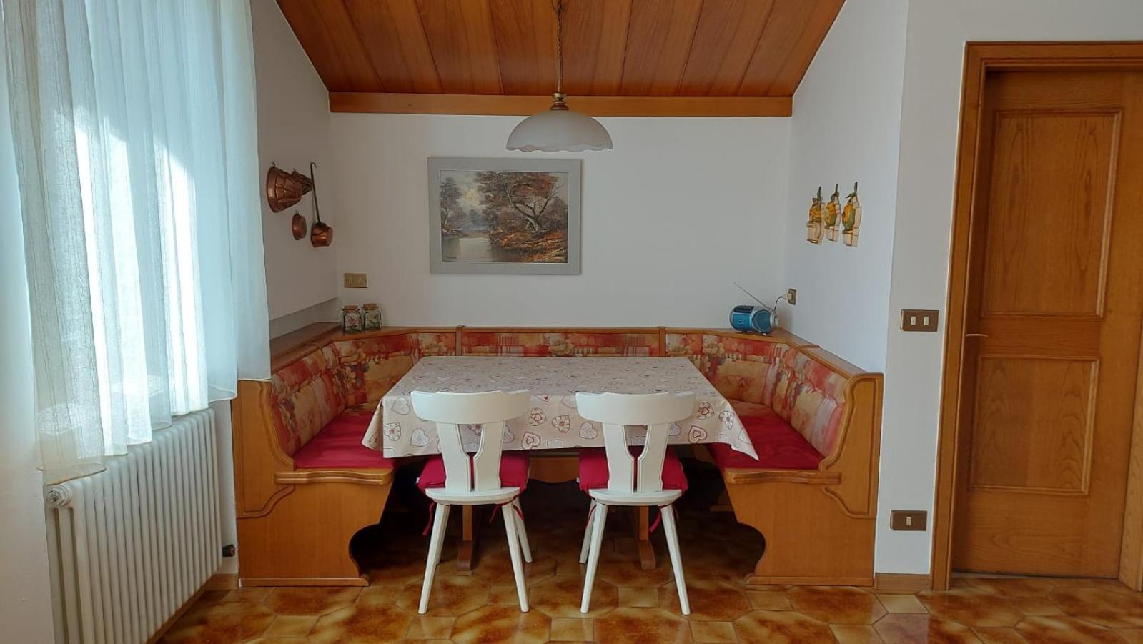 Casa Vacanze Paola Romeno Exteriör bild