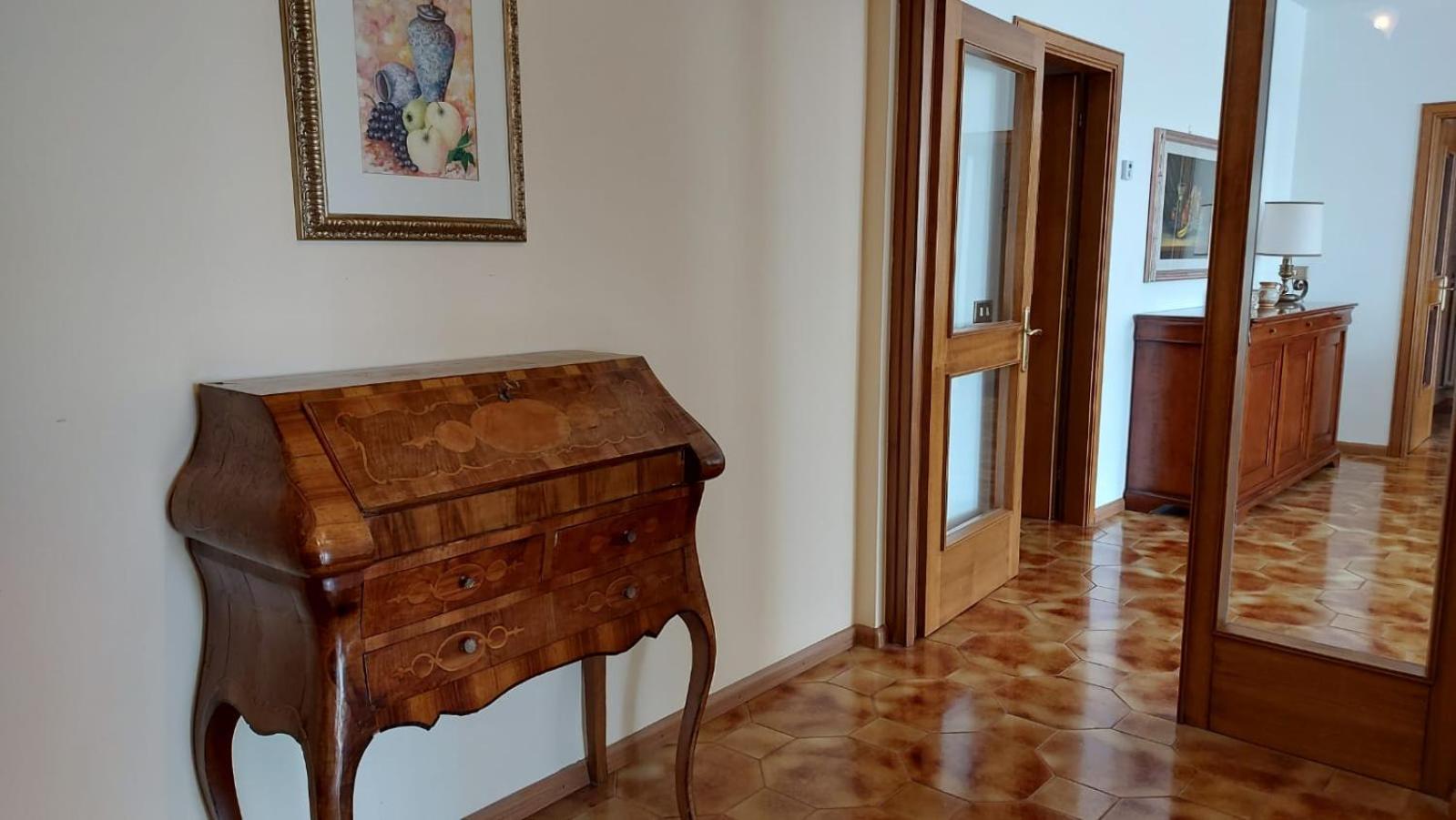Casa Vacanze Paola Romeno Exteriör bild