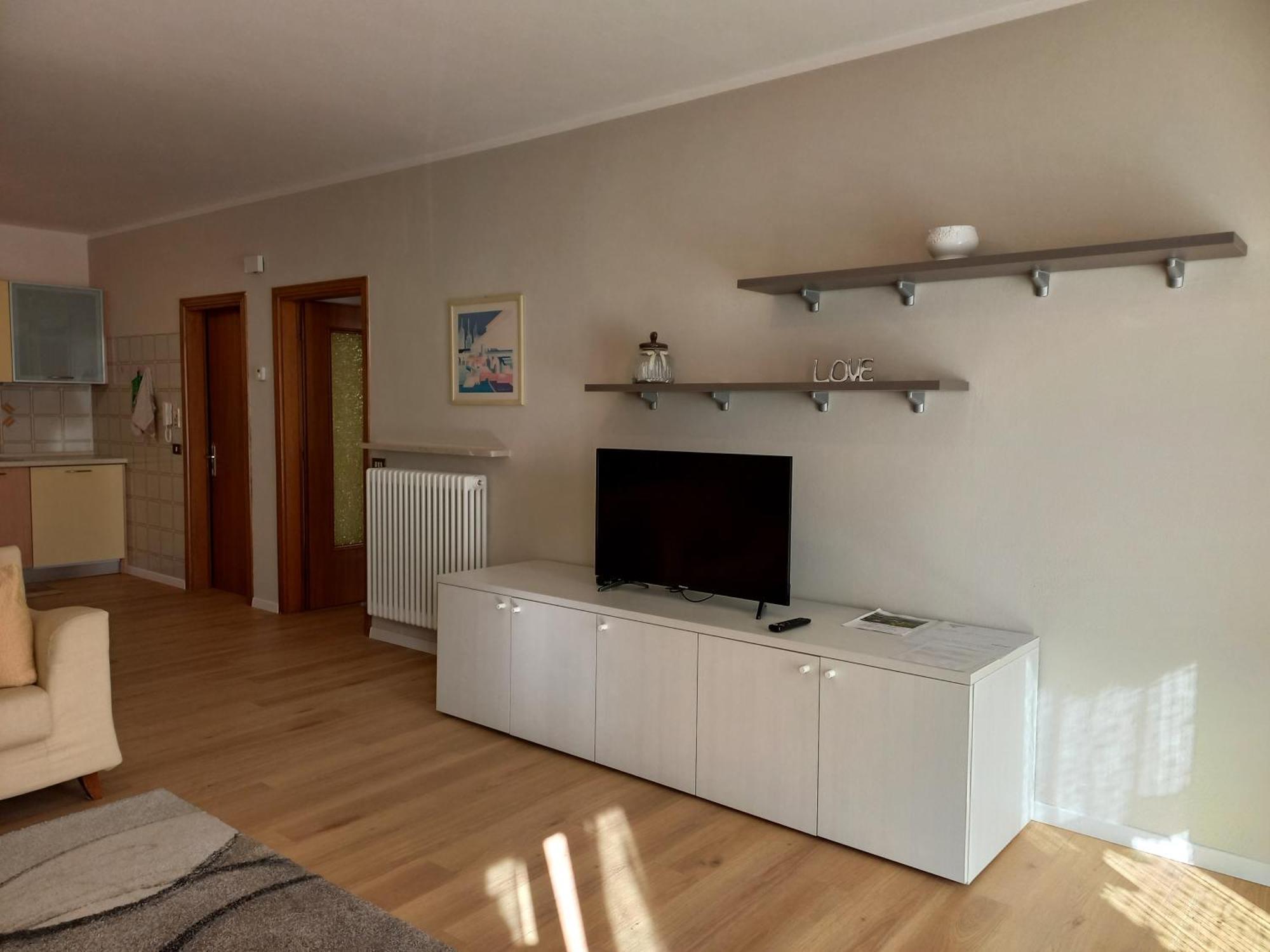 Casa Vacanze Paola Romeno Exteriör bild